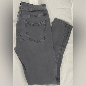 Gray Destructed Jeans SIZE 5